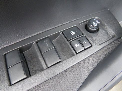 Certified 2023 Toyota Corolla LE image 32