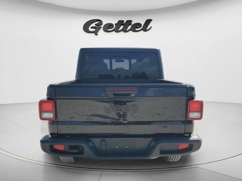 Used 2023 Jeep Gladiator Sport image 5