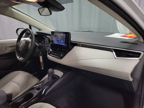 Used 2022 Toyota Corolla LE FWD image 26
