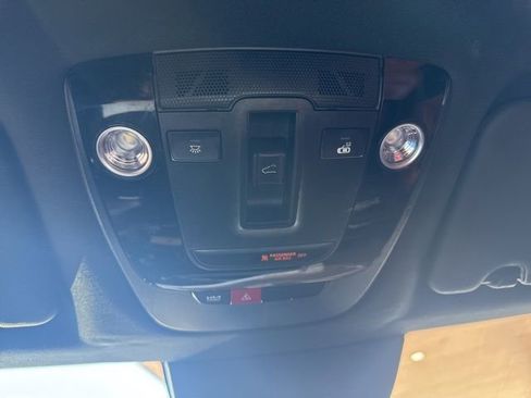 Used 2025 Kia Sportage SX image 20