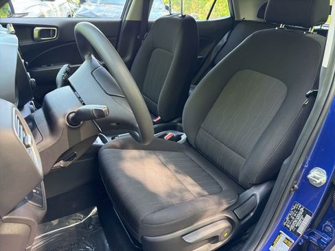 Used 2021 Hyundai Venue SE FWD image 15
