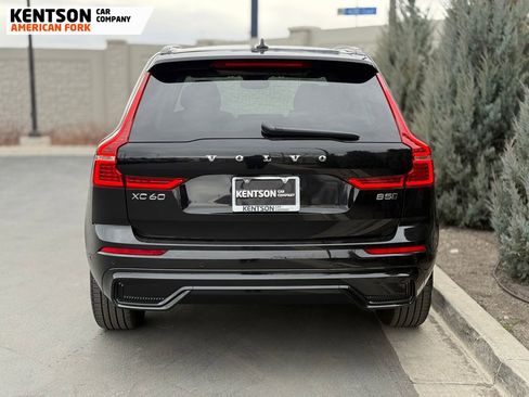 Used 2025 Volvo XC60 B5 Plus image 7