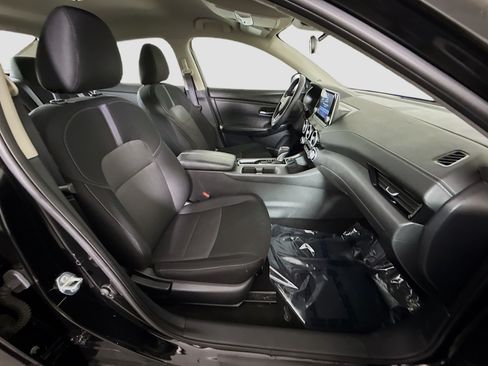 Used 2025 Nissan Sentra SV FWD image 29
