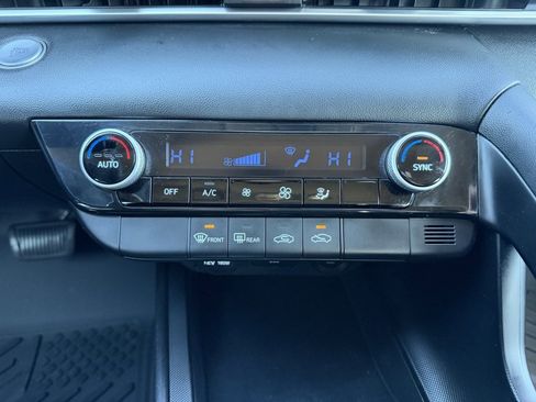 Used 2021 Hyundai Elantra SEL image 23