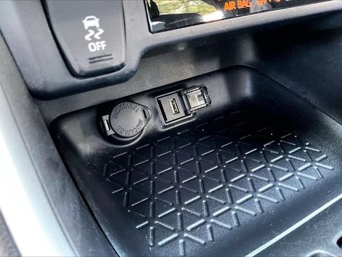 Used 2021 Toyota RAV4 LE FWD image 26