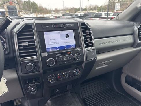 Used 2022 Ford F350 XLT w/ XLT Premium Package image 10