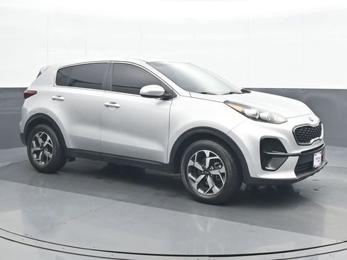 Used 2022 Kia Sportage LX image 8