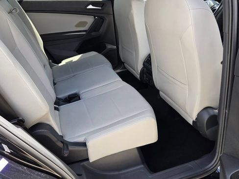 Certified 2021 Volkswagen Tiguan SE R-Line FWD image 15