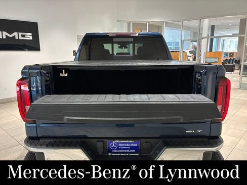 Used 2022 GMC Sierra 1500 SLT w/ SLT Premium Plus Package AWD/4WD image 32