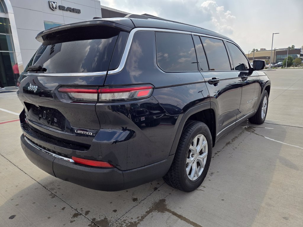 Used 2023 Jeep Grand Cherokee L Limited AWD/4WD image 3