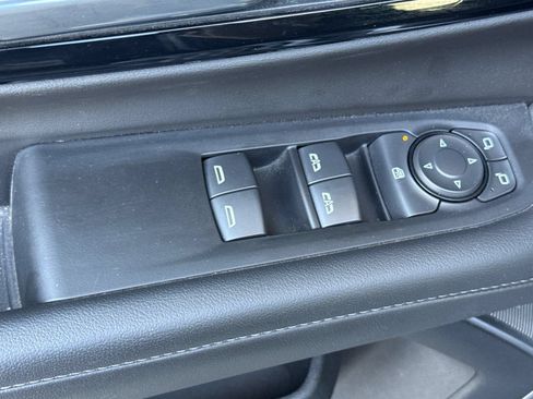 Used 2025 Chevrolet Tahoe LT AWD/4WD image 11