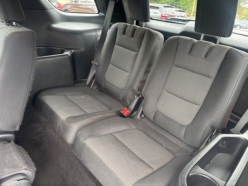 Used 2017 Ford Explorer XLT image 15