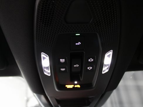 Certified 2025 Porsche Cayenne image 36