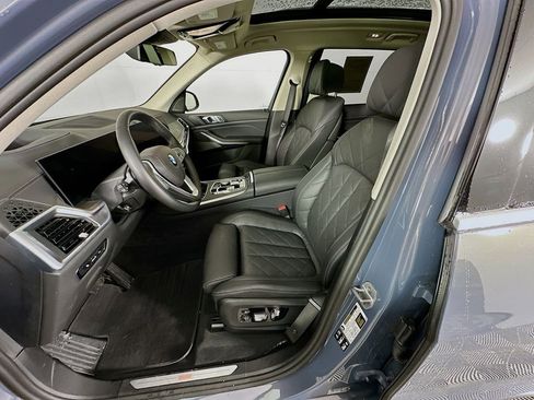 Used 2025 BMW X7 xDrive40i image 28