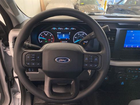 New 2026 Ford F250 XL w/ XL Chrome Package image 12