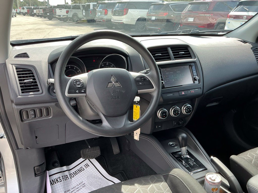 Used 2025 Mitsubishi Outlander Sport ES AWD/4WD image 31