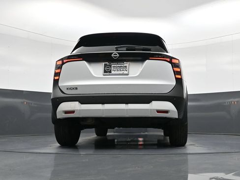 Certified 2025 Nissan Kicks SV FWD image 24