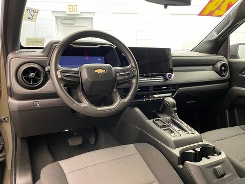Used 2024 Chevrolet Colorado W/T RWD image 15