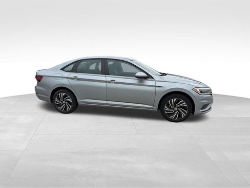 Used 2020 Volkswagen Jetta SEL FWD image 2