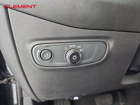 Used 2022 Chevrolet Equinox LT image 11