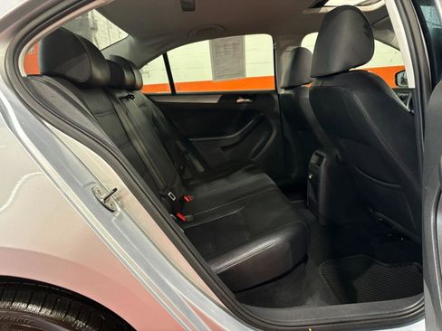 Used 2012 Volkswagen Jetta SEL image 15