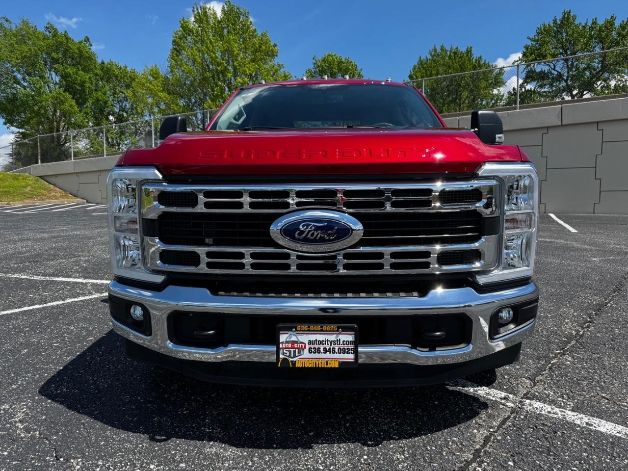 Used 2024 Ford F350 XLT w/ XLT Value Package RWD image 2