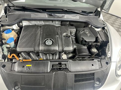 Used 2013 Volkswagen Beetle 2.5 FWD image 27