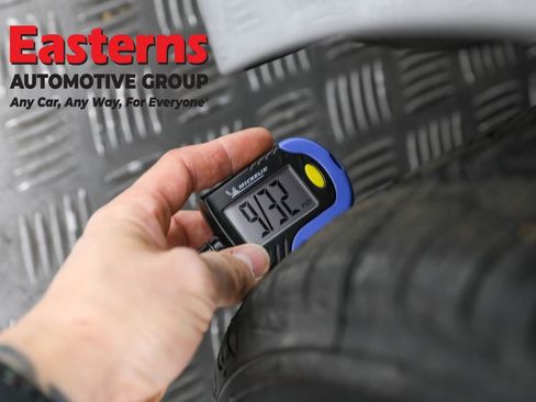 Used 2023 Chrysler Voyager LX image 29