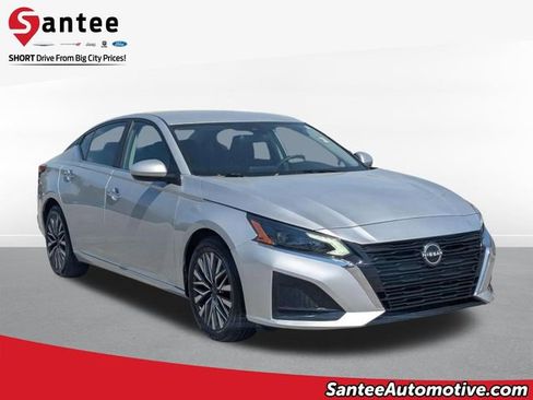 Used 2023 Nissan Altima 2.5 SV image 1