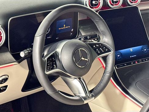 Used 2025 Mercedes-Benz GLC 300 4MATIC image 13