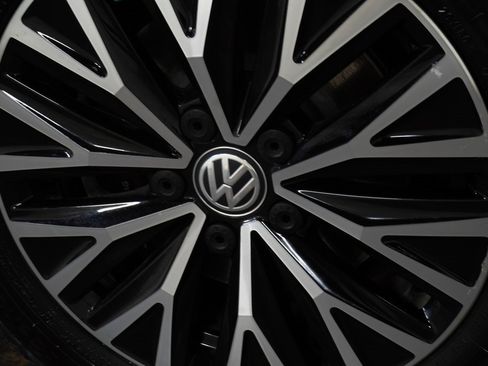 Used 2019 Volkswagen Jetta SE w/ Cold Weather Package image 8