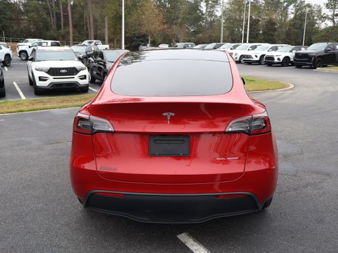 Used 2024 Tesla Model Y Long Range image 8