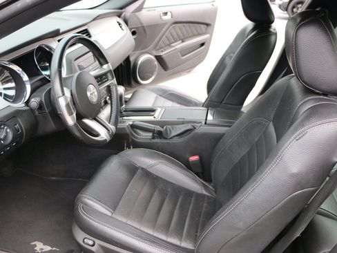 Used 2011 Ford Mustang Premium w/ 202A Rapid Spec Order Code RWD image 22
