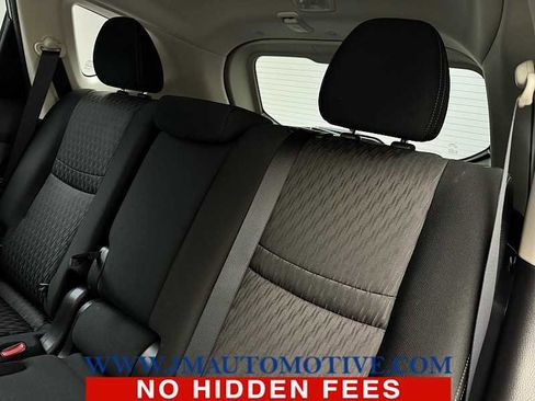 Used 2019 Nissan Rogue SV w/ Sun & Sound Touring Package AWD/4WD image 16