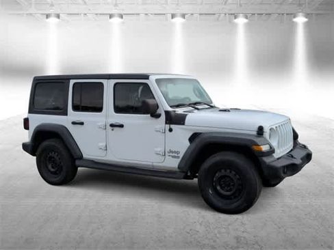 Used 2018 Jeep Wrangler Unlimited Sport S image 2