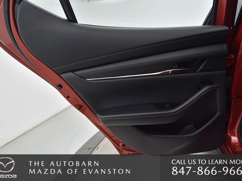 Used 2025 MAZDA MAZDA3 s image 32