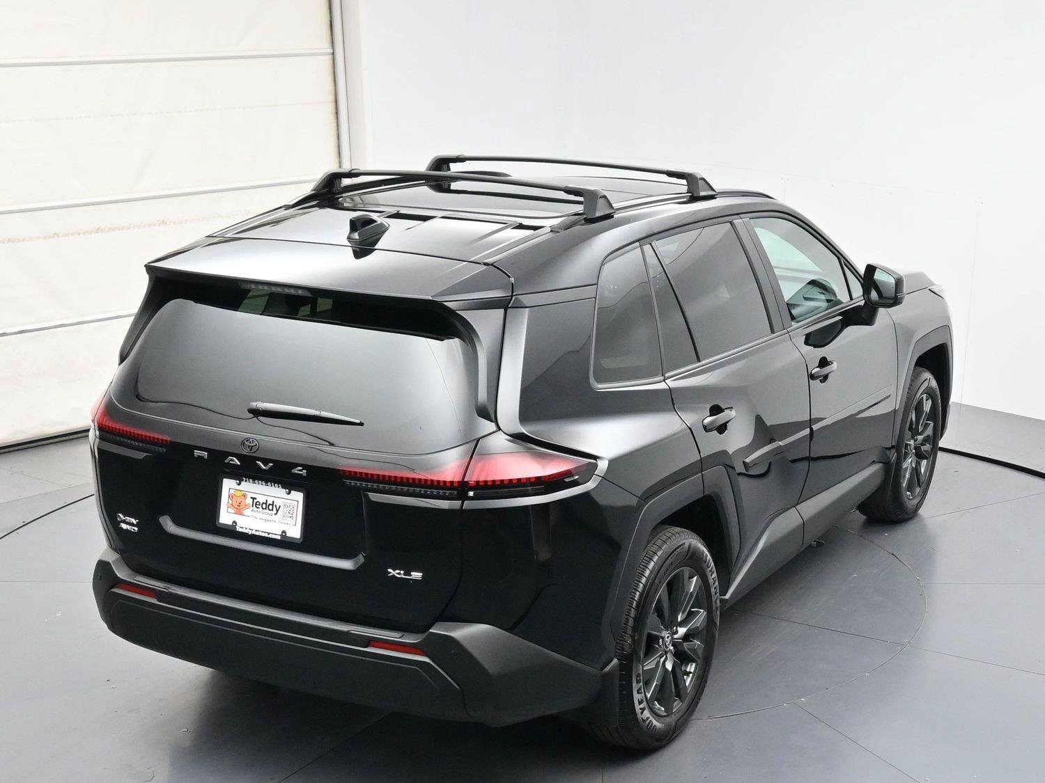 Used 2026 Toyota RAV4 XLE Premium w/ Panoramic Sun Roof Package AWD/4WD image 31