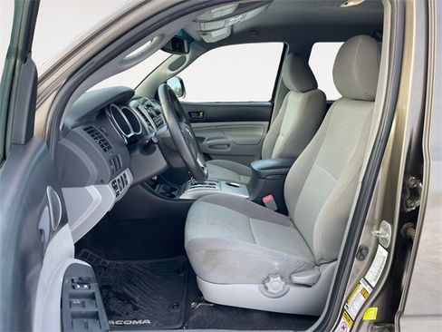 Used 2012 Toyota Tacoma w/ SR5 Pkg image 9