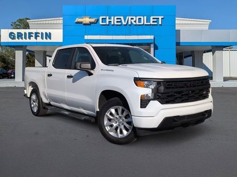 Used 2025 Chevrolet Silverado 1500 Custom image 2