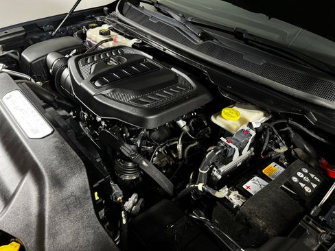 Used 2024 Jeep Wagoneer Series II AWD/4WD image 11