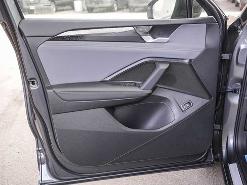 New 2026 Volkswagen Tiguan SE R-Line FWD image 24
