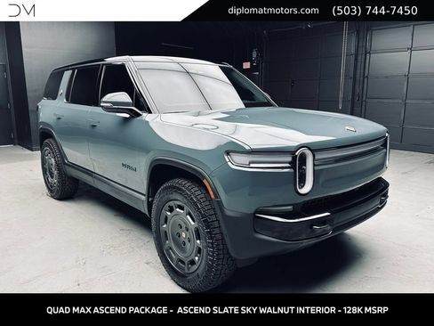 Used 2026 Rivian R1S Premium AWD/4WD image 8