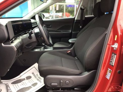 Used 2025 Hyundai Kona SEL AWD/4WD image 9