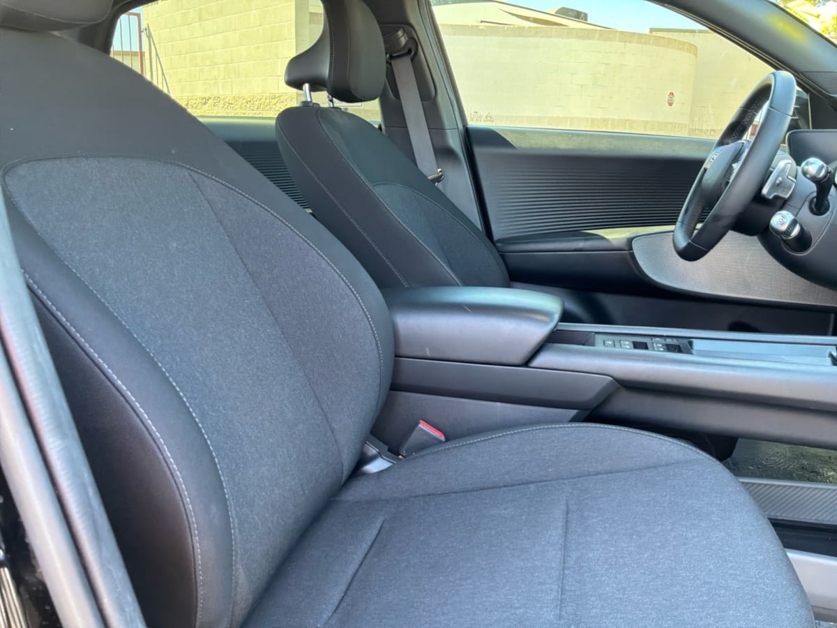 Used 2024 Hyundai Ioniq 6 SE RWD image 21