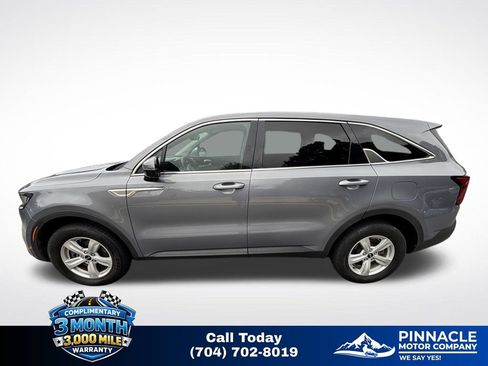 Used 2021 Kia Sorento LX AWD/4WD image 7