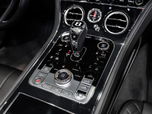 Used 2022 Bentley Continental GT V8 AWD/4WD image 36