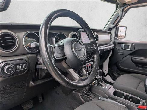 Used 2022 Jeep Wrangler Sport AWD/4WD image 9