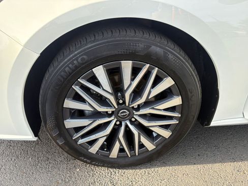 Used 2025 Nissan Altima 2.5 SV image 31