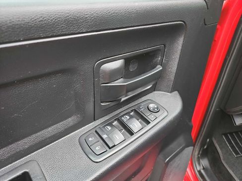 Used 2014 RAM 2500 Tradesman w/ Chrome Appearance Group AWD/4WD image 13