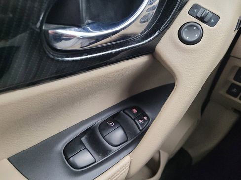 Used 2018 Nissan Rogue SL w/ Premium Package FWD image 27